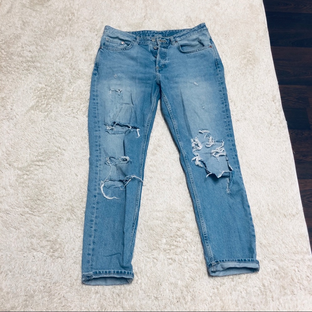 🌟H&M boyfriend ripped jeans 🌟 - Picture 3 of 7